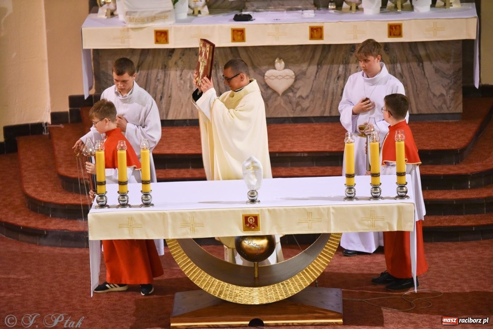 Zdjęcie w galerii na portalu naszraciborz.pl: Wielki Czwartek – początek Triduum Paschalnego w Raciborzu [WIDEO] wiadomości z regionu