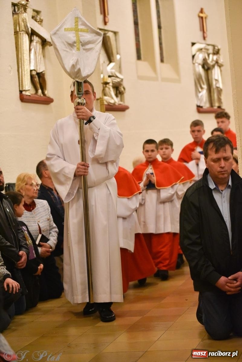 Zdjęcie w galerii na portalu naszraciborz.pl: Wielki Czwartek – początek Triduum Paschalnego w Raciborzu [WIDEO] wiadomości z regionu