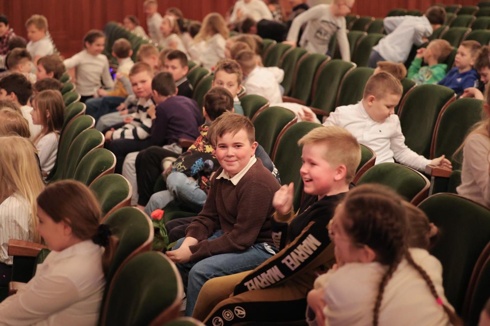 Zdjęcie w galerii na portalu naszraciborz.pl: Ile brzmień ma gitara? Gitary elektryczne na koncertach umuzykalniających w RCK wiadomości z regionu