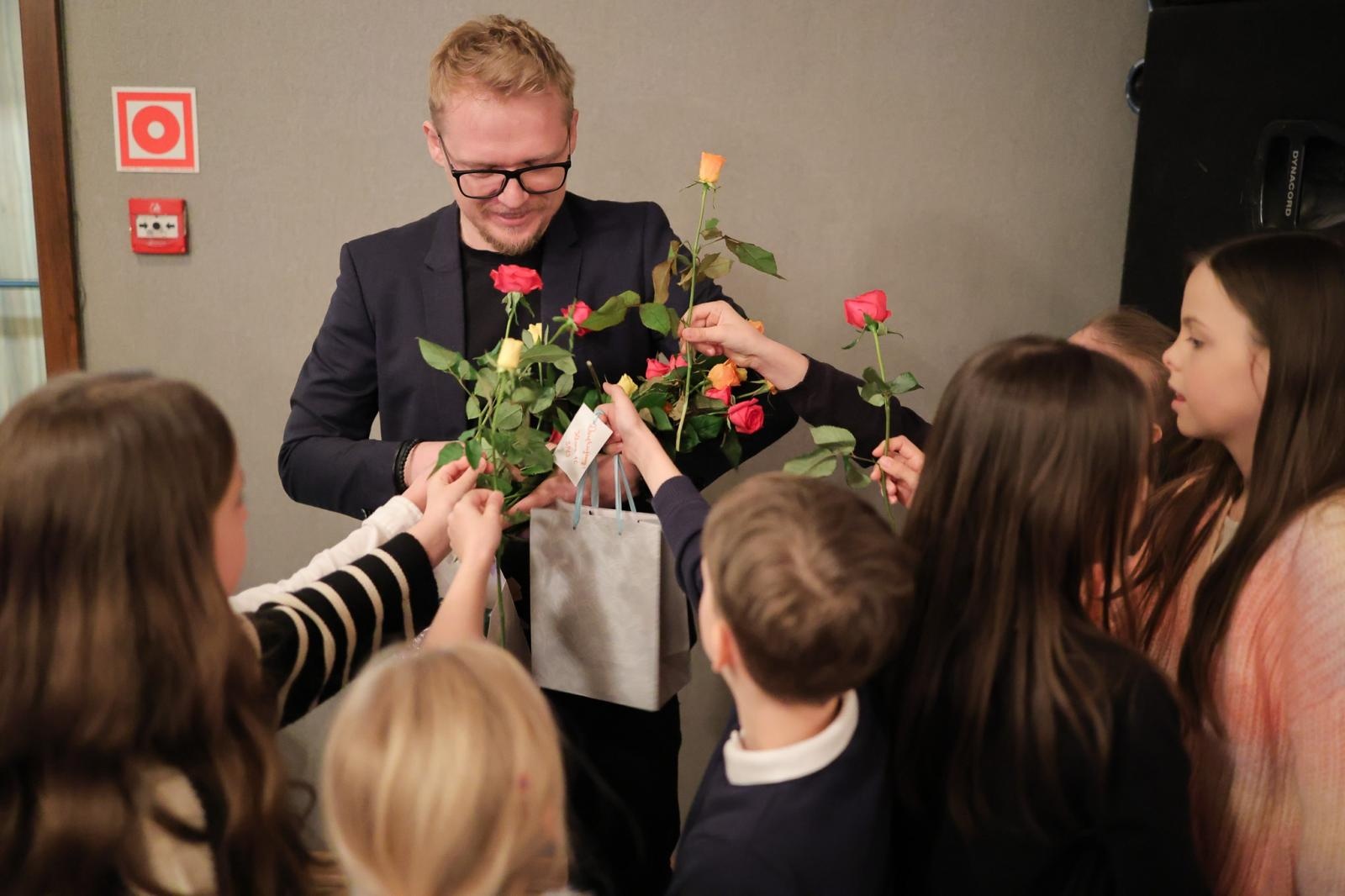 Zdjęcie w galerii na portalu naszraciborz.pl: Ile brzmień ma gitara? Gitary elektryczne na koncertach umuzykalniających w RCK wiadomości z regionu