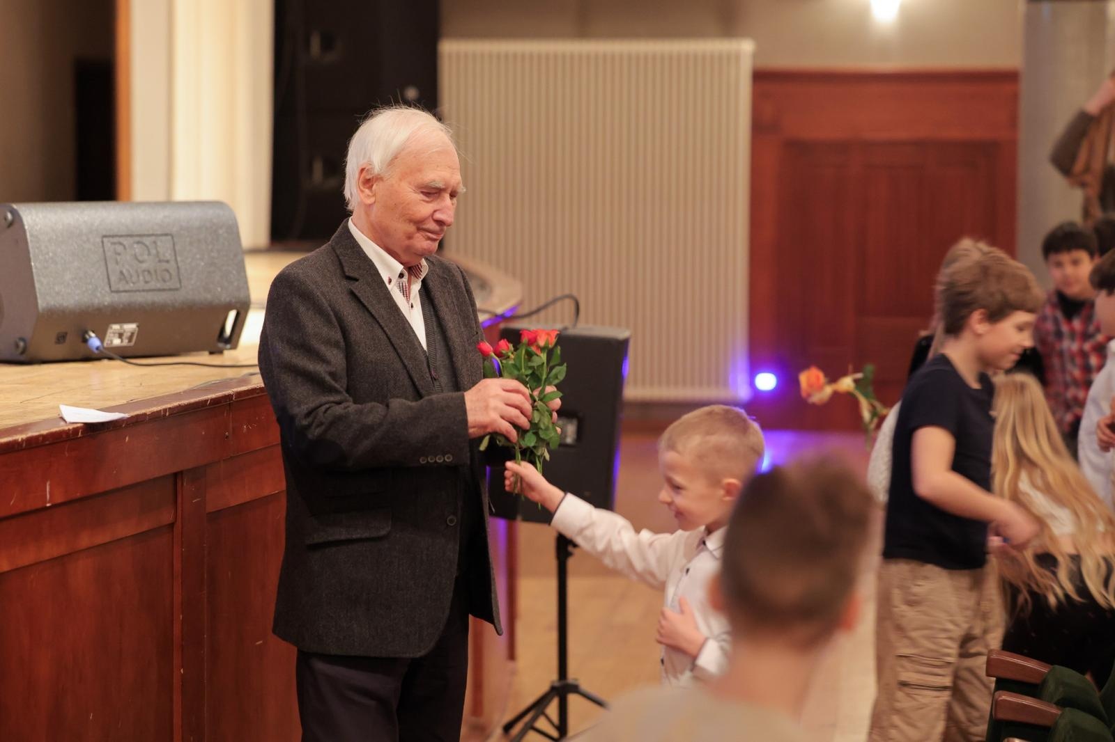 Zdjęcie w galerii na portalu naszraciborz.pl: Ile brzmień ma gitara? Gitary elektryczne na koncertach umuzykalniających w RCK wiadomości z regionu