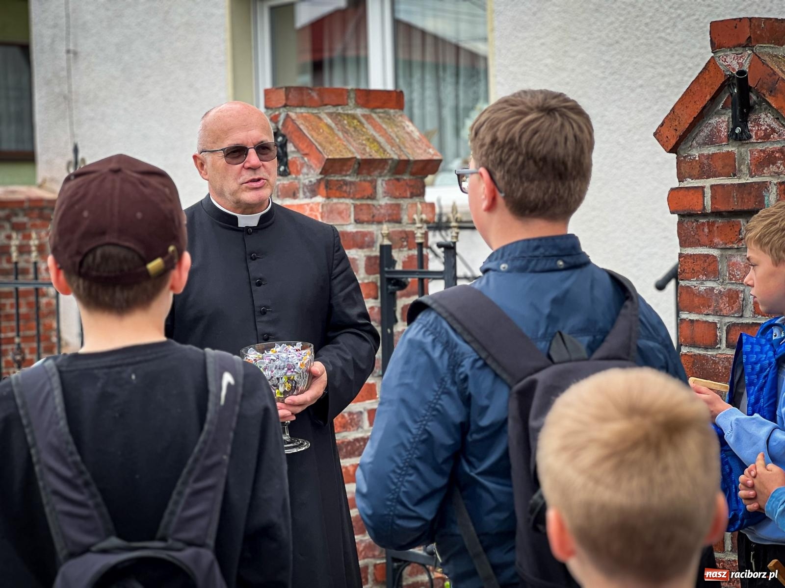 Zdjęcie w galerii na portalu naszraciborz.pl: Wielkopiątkowe klekotanie w Sudole. Tradycją zainteresowała się TVP [FOTO i WIDEO] wiadomości z regionu