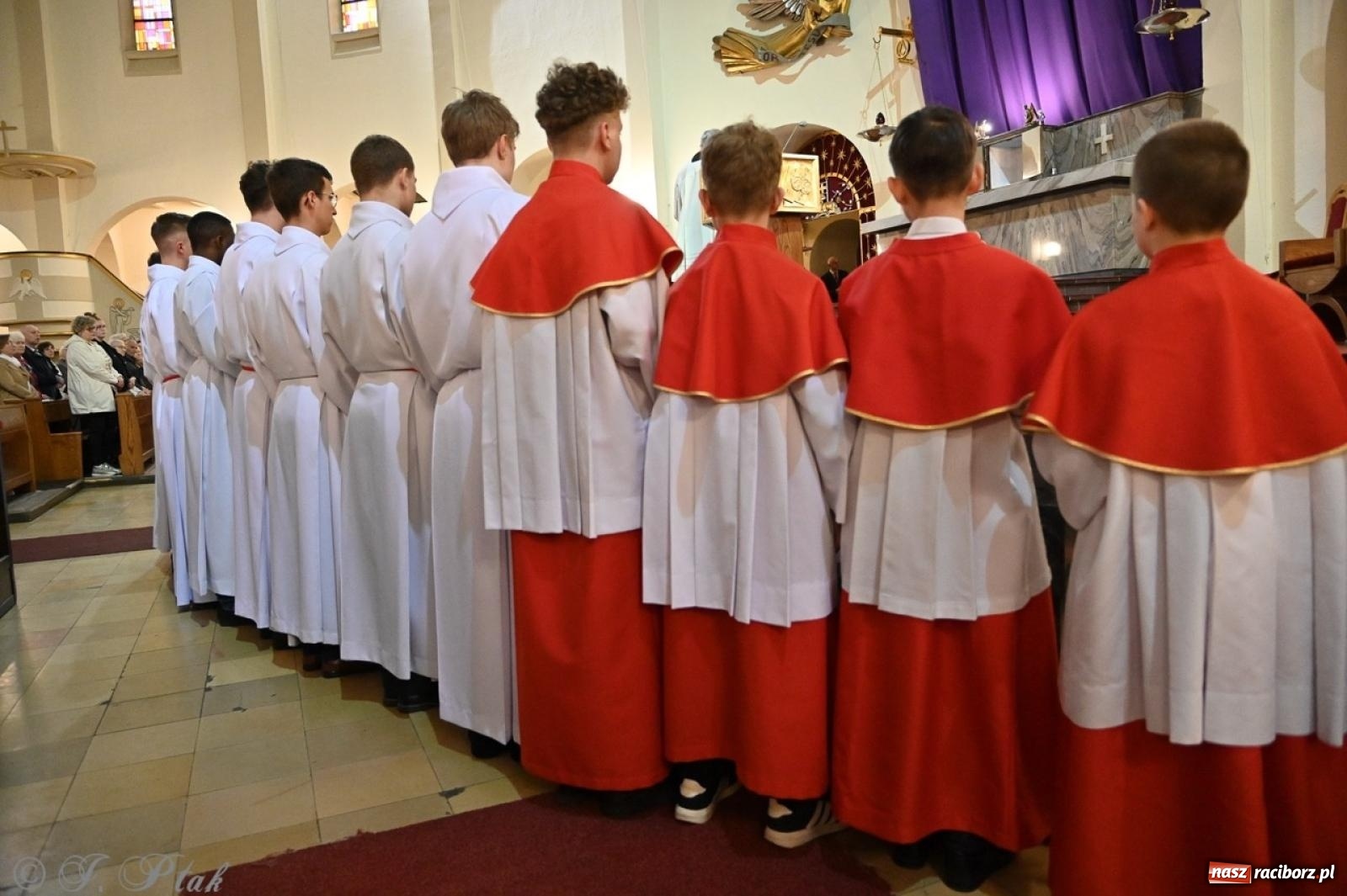 Zdjęcie w galerii na portalu naszraciborz.pl: Zaskakująca aranżacja Grobu Pańskiego w kościele NSPJ w Raciborzu [FOTO] wiadomości z regionu