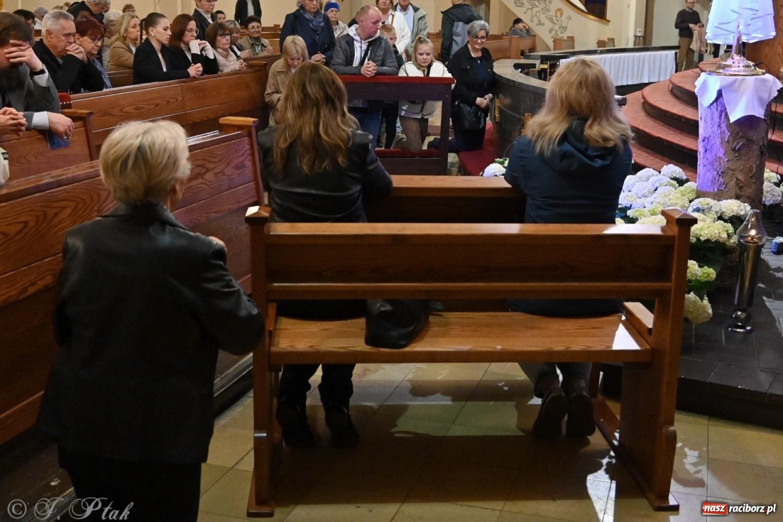 Zdjęcie w galerii na portalu naszraciborz.pl: Zaskakująca aranżacja Grobu Pańskiego w kościele NSPJ w Raciborzu [FOTO] wiadomości z regionu