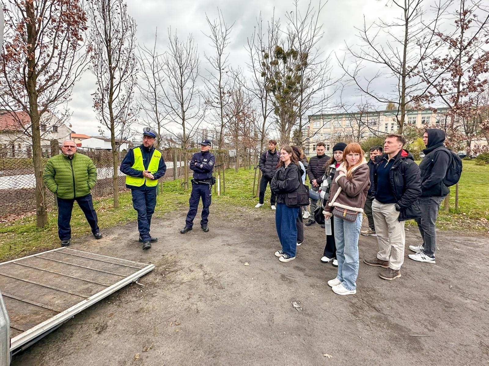Zdjęcie w galerii na portalu naszraciborz.pl: Seminarium o obecności koni w przestrzeni publicznej: bezpieczeństwo, służby mundurowe i jeździectwo wiadomości z regionu