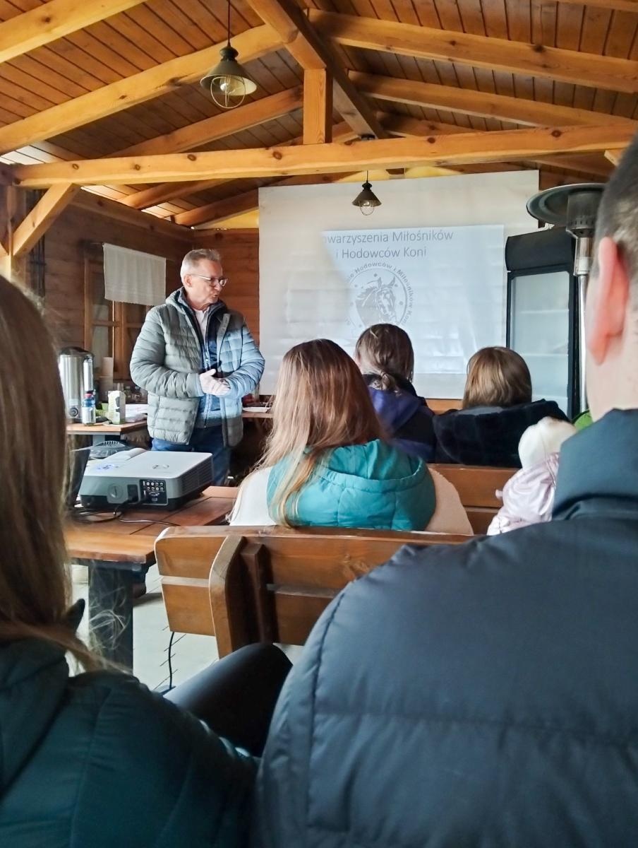 Zdjęcie w galerii na portalu naszraciborz.pl: Seminarium o obecności koni w przestrzeni publicznej: bezpieczeństwo, służby mundurowe i jeździectwo wiadomości z regionu