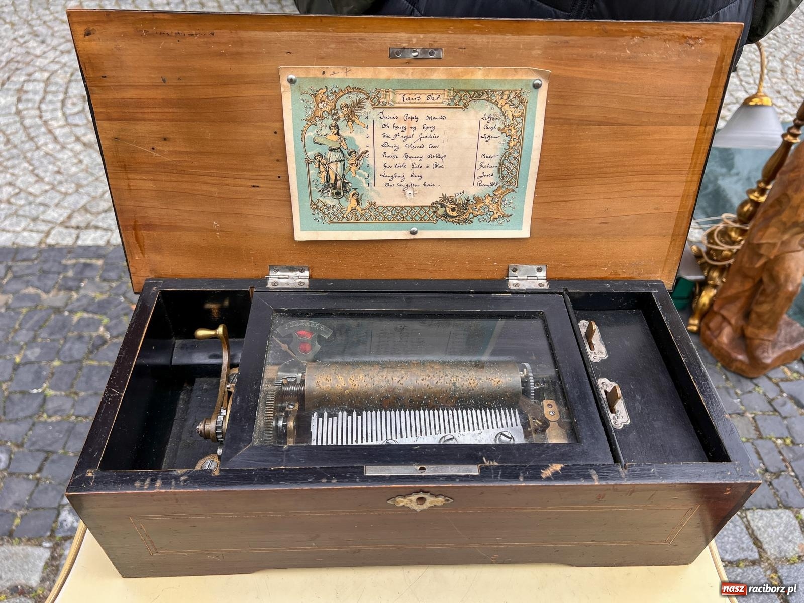 Zdjęcie w galerii na portalu naszraciborz.pl: Raciborski targ staroci ze smutnym akcentem  wiadomości z regionu