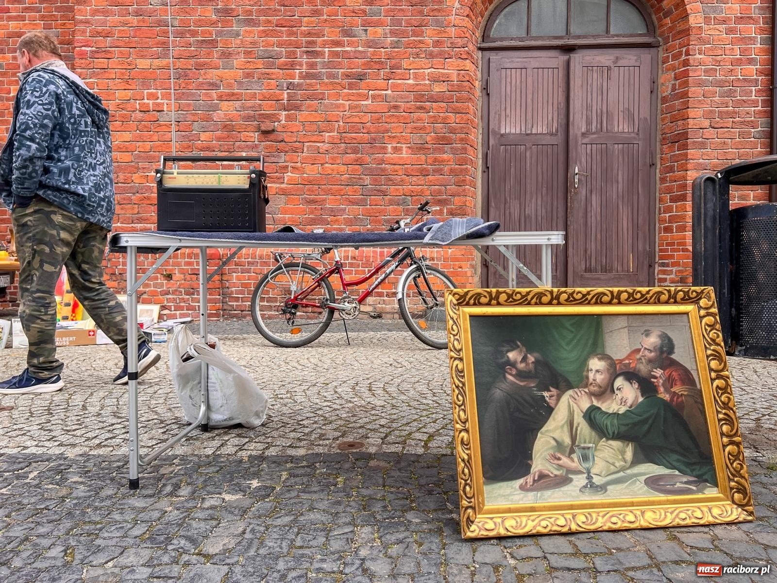 Zdjęcie w galerii na portalu naszraciborz.pl: Raciborski targ staroci ze smutnym akcentem  wiadomości z regionu