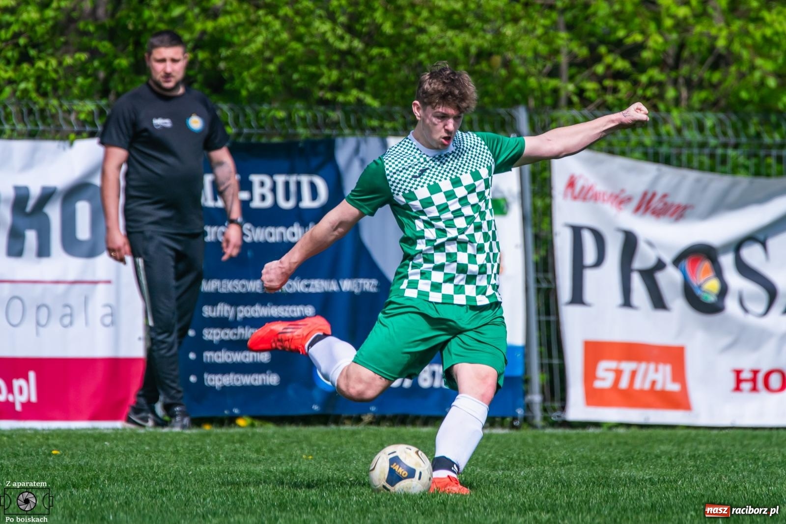 Zdjęcie w galerii na portalu naszraciborz.pl: Derby Raciborza. Dwa ciosy Ocic pogrążyły Brzezie [FOTO] wiadomości z regionu