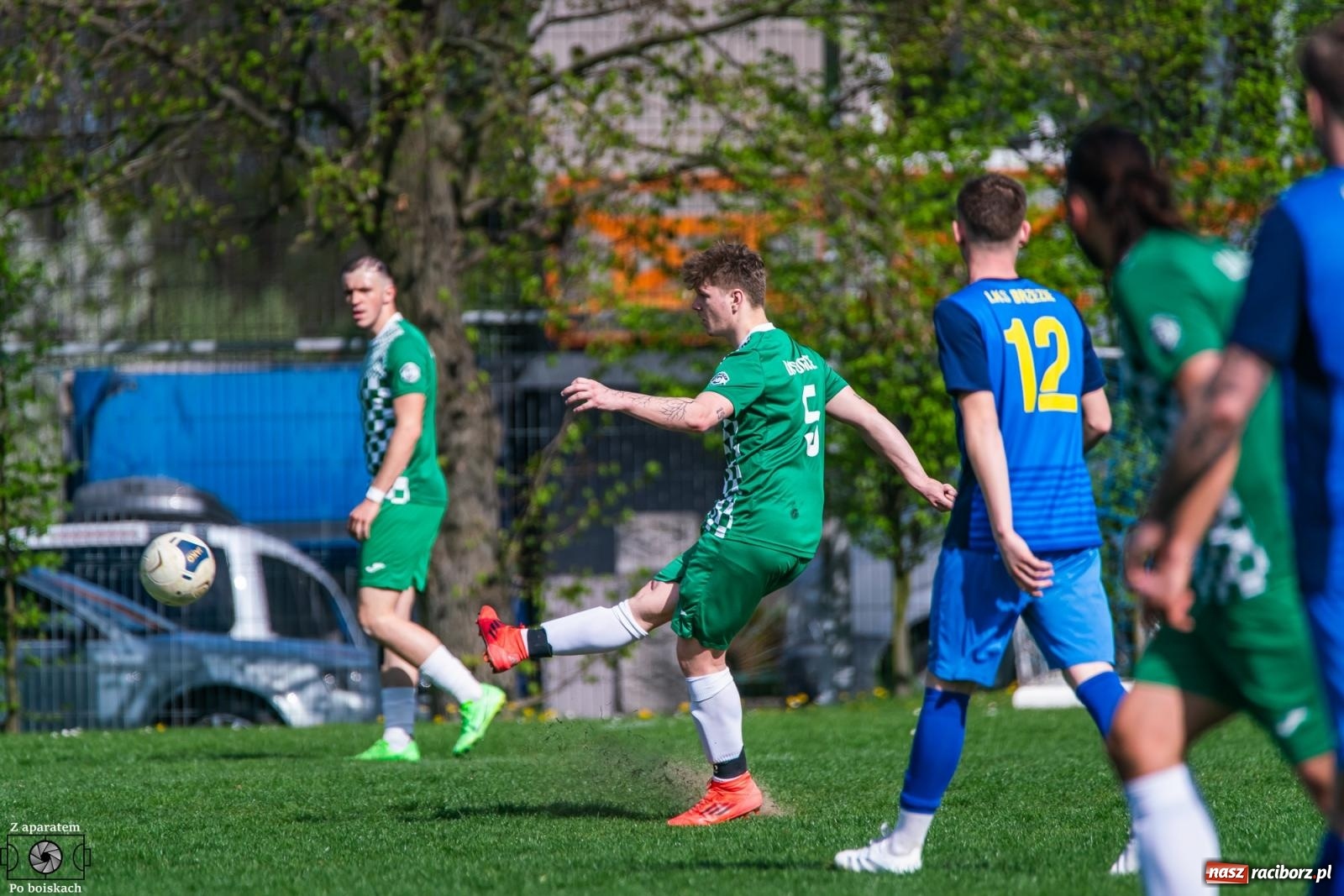 Zdjęcie w galerii na portalu naszraciborz.pl: Derby Raciborza. Dwa ciosy Ocic pogrążyły Brzezie [FOTO] wiadomości z regionu