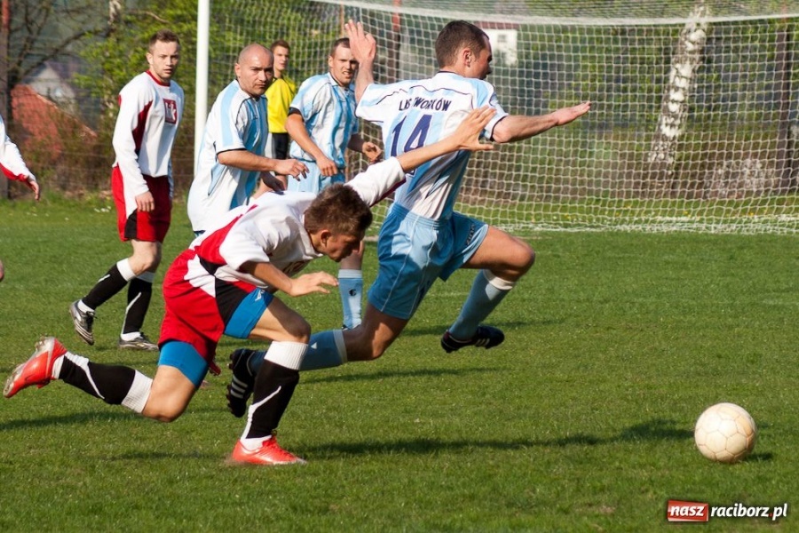 Zdjęcie w galerii na portalu naszraciborz.pl: Zawada za silna dla Tworkowa wiadomości z regionu