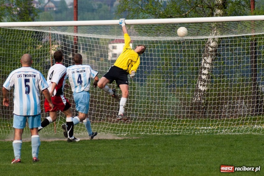 Zdjęcie w galerii na portalu naszraciborz.pl: Zawada za silna dla Tworkowa wiadomości z regionu