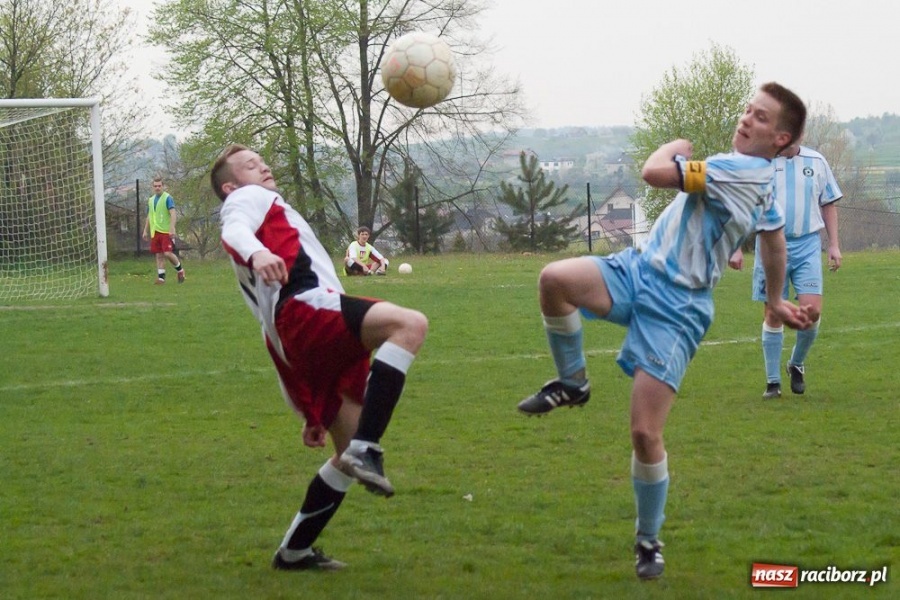 Zdjęcie w galerii na portalu naszraciborz.pl: Zawada za silna dla Tworkowa wiadomości z regionu