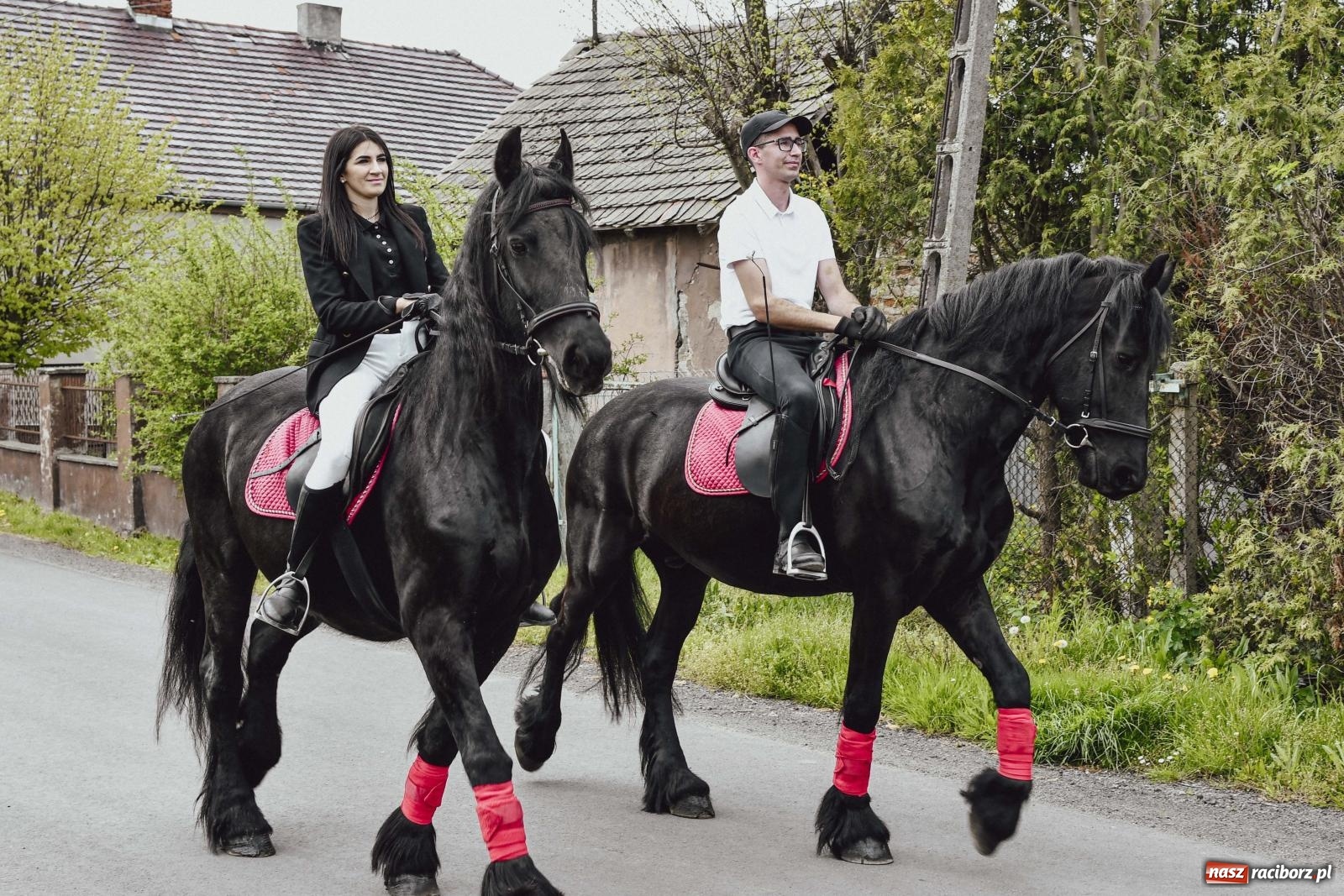 Zdjęcie w galerii na portalu naszraciborz.pl: Z wiarą przez pola – konna procesja wielkanocna w Zawadzie Książęcej [FOTO i WIDEO] wiadomości z regionu