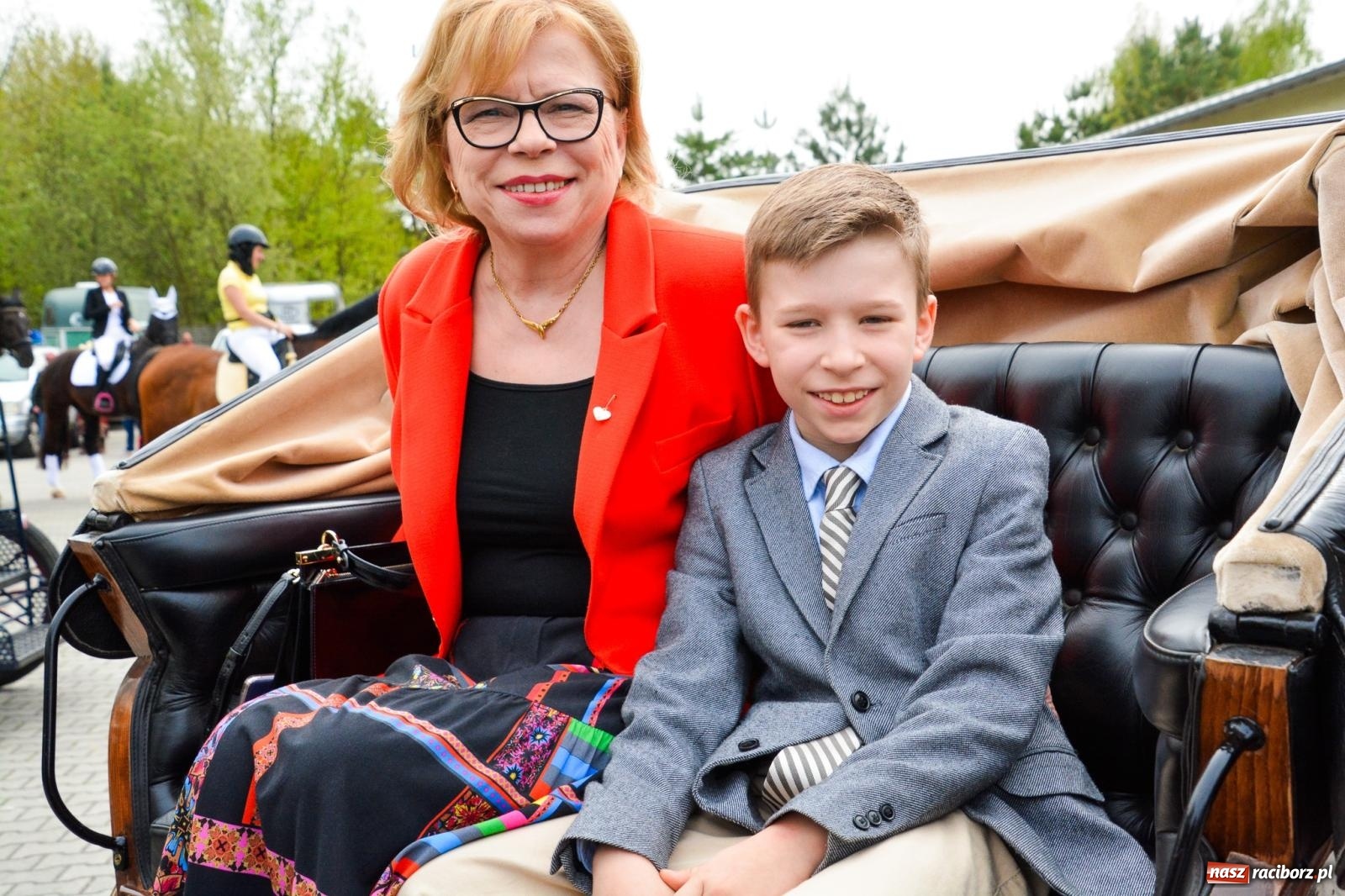 Zdjęcie w galerii na portalu naszraciborz.pl: Morawskie dziedzictwo, konie i goście honorowi – wielkanocna procesja w Pietrowicach Wielkich [FOTO i WIDEO] wiadomości z regionu