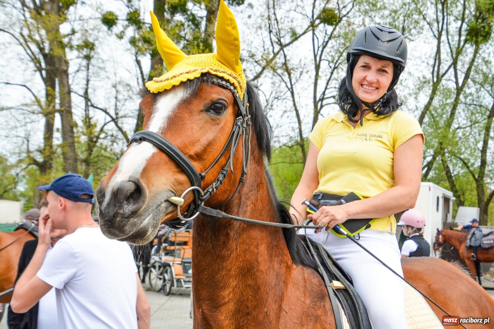 Zdjęcie w galerii na portalu naszraciborz.pl: Morawskie dziedzictwo, konie i goście honorowi – wielkanocna procesja w Pietrowicach Wielkich [FOTO i WIDEO] wiadomości z regionu