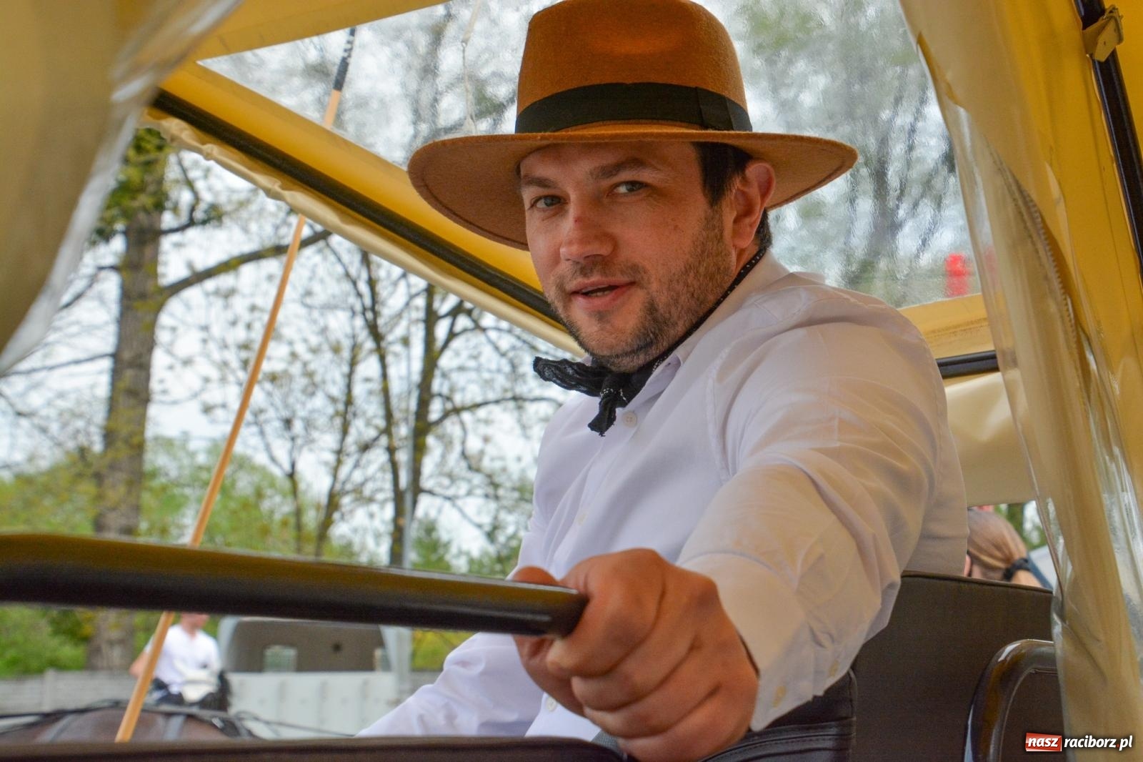 Zdjęcie w galerii na portalu naszraciborz.pl: Morawskie dziedzictwo, konie i goście honorowi – wielkanocna procesja w Pietrowicach Wielkich [FOTO i WIDEO] wiadomości z regionu