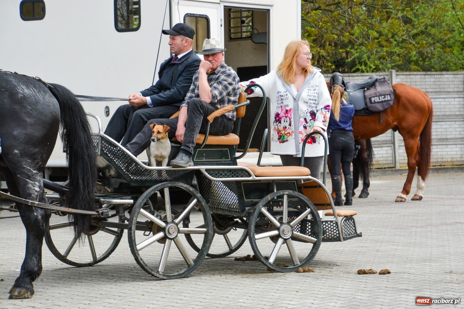 Zdjęcie w galerii na portalu naszraciborz.pl: Morawskie dziedzictwo, konie i goście honorowi – wielkanocna procesja w Pietrowicach Wielkich [FOTO i WIDEO] wiadomości z regionu