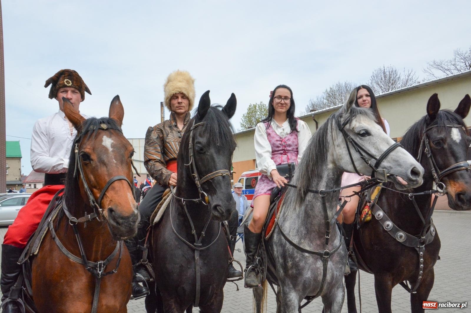 Zdjęcie w galerii na portalu naszraciborz.pl: Morawskie dziedzictwo, konie i goście honorowi – wielkanocna procesja w Pietrowicach Wielkich [FOTO i WIDEO] wiadomości z regionu