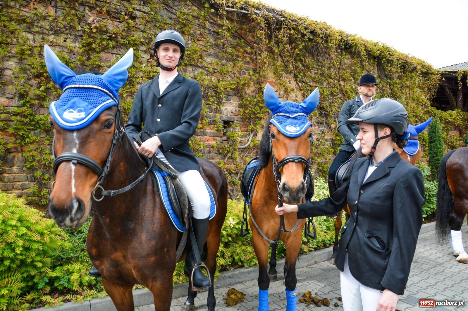 Zdjęcie w galerii na portalu naszraciborz.pl: Morawskie dziedzictwo, konie i goście honorowi – wielkanocna procesja w Pietrowicach Wielkich [FOTO i WIDEO] wiadomości z regionu