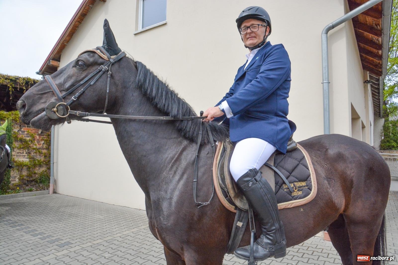 Zdjęcie w galerii na portalu naszraciborz.pl: Morawskie dziedzictwo, konie i goście honorowi – wielkanocna procesja w Pietrowicach Wielkich [FOTO i WIDEO] wiadomości z regionu