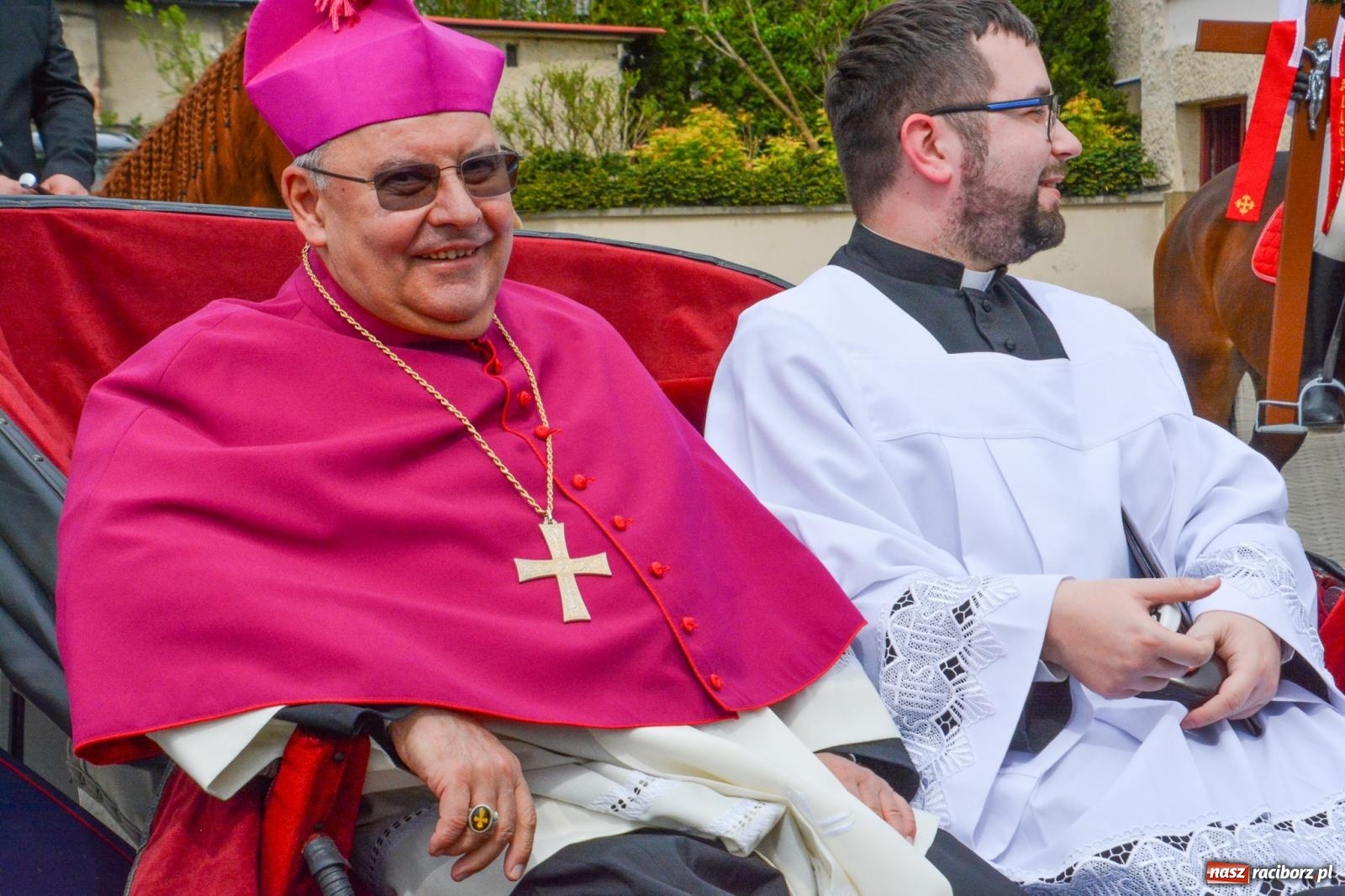Zdjęcie w galerii na portalu naszraciborz.pl: Morawskie dziedzictwo, konie i goście honorowi – wielkanocna procesja w Pietrowicach Wielkich [FOTO i WIDEO] wiadomości z regionu
