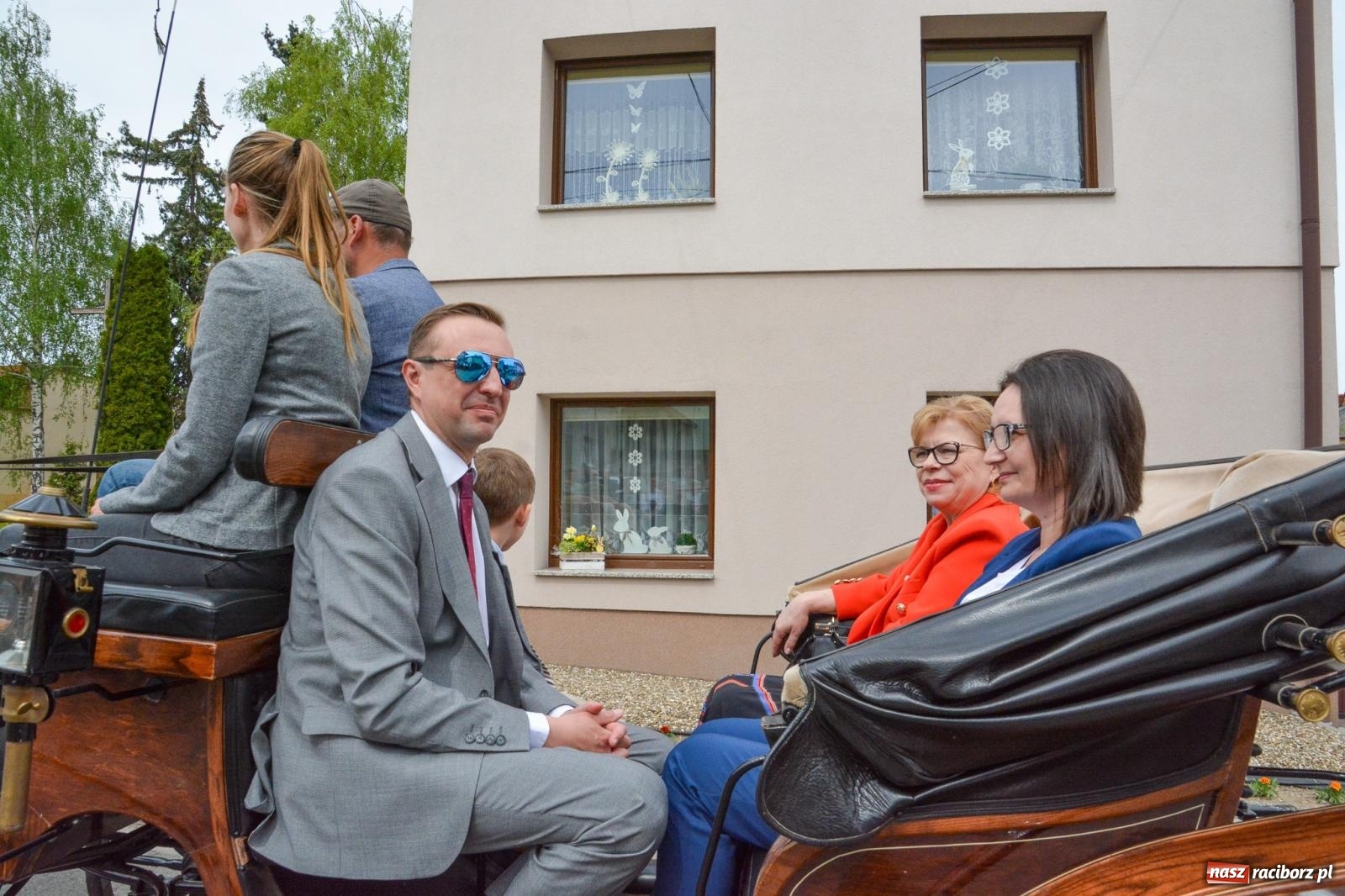 Zdjęcie w galerii na portalu naszraciborz.pl: Morawskie dziedzictwo, konie i goście honorowi – wielkanocna procesja w Pietrowicach Wielkich [FOTO i WIDEO] wiadomości z regionu