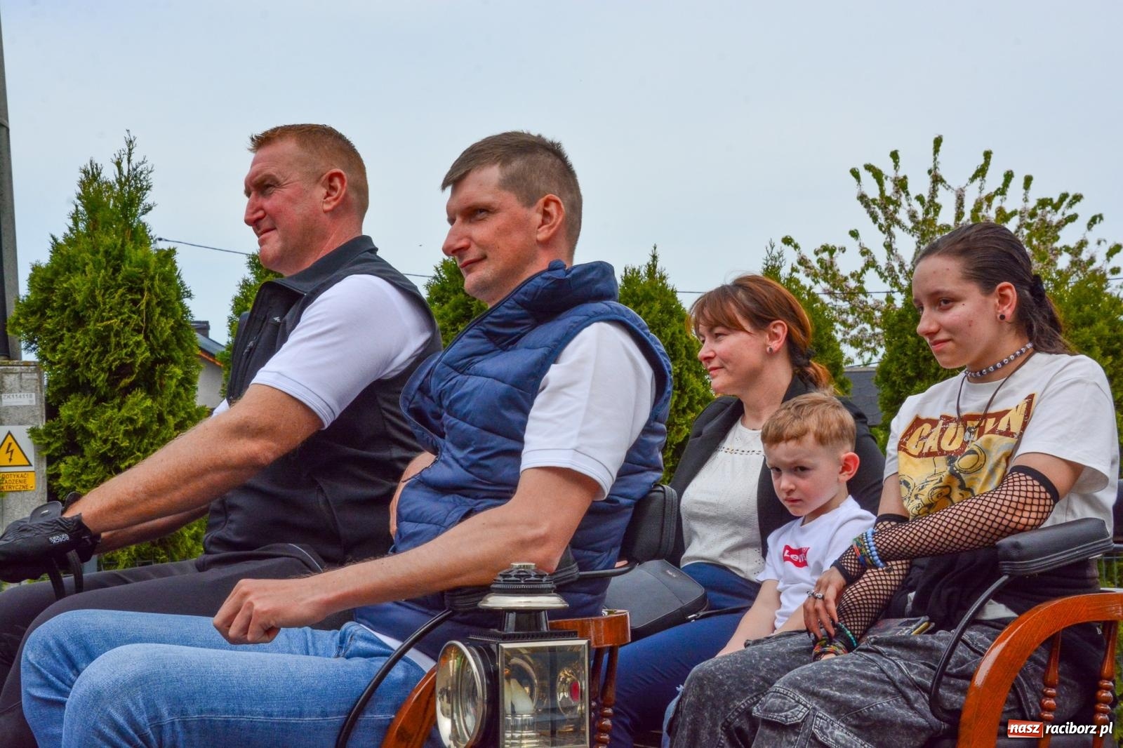 Zdjęcie w galerii na portalu naszraciborz.pl: Morawskie dziedzictwo, konie i goście honorowi – wielkanocna procesja w Pietrowicach Wielkich [FOTO i WIDEO] wiadomości z regionu