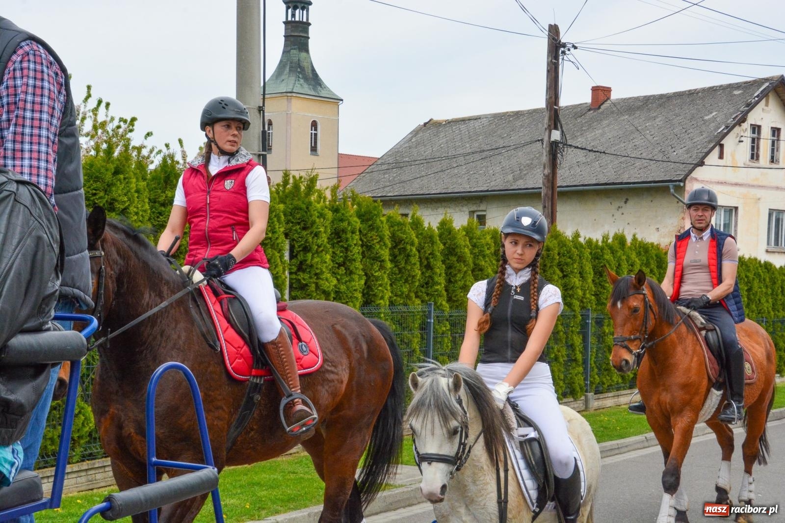 Zdjęcie w galerii na portalu naszraciborz.pl: Morawskie dziedzictwo, konie i goście honorowi – wielkanocna procesja w Pietrowicach Wielkich [FOTO i WIDEO] wiadomości z regionu