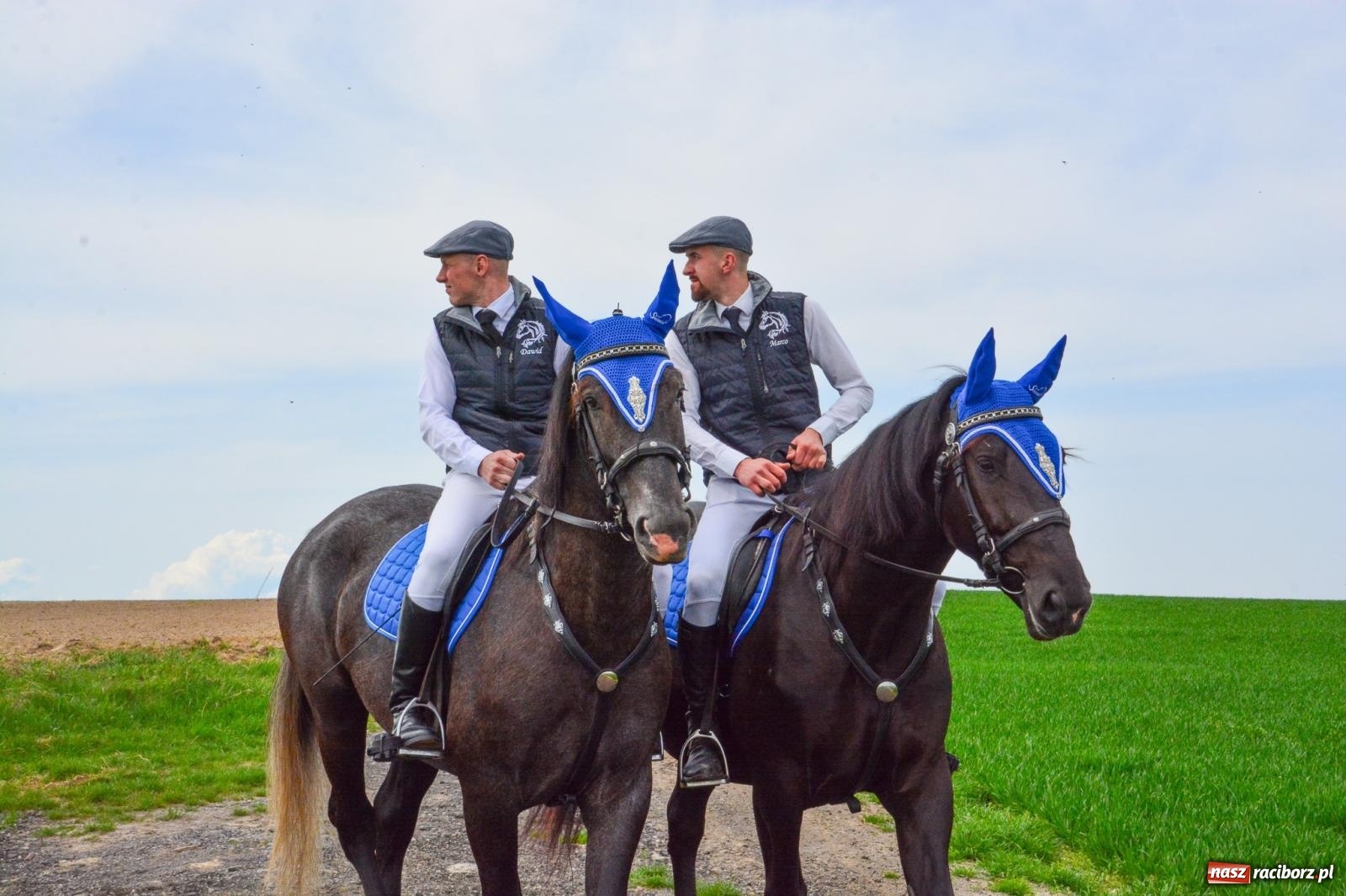 Zdjęcie w galerii na portalu naszraciborz.pl: 117 koni doliczono się podczas wielkanocnej procesji konnej w Bieńkowicach [FOTO i WIDEO] wiadomości z regionu