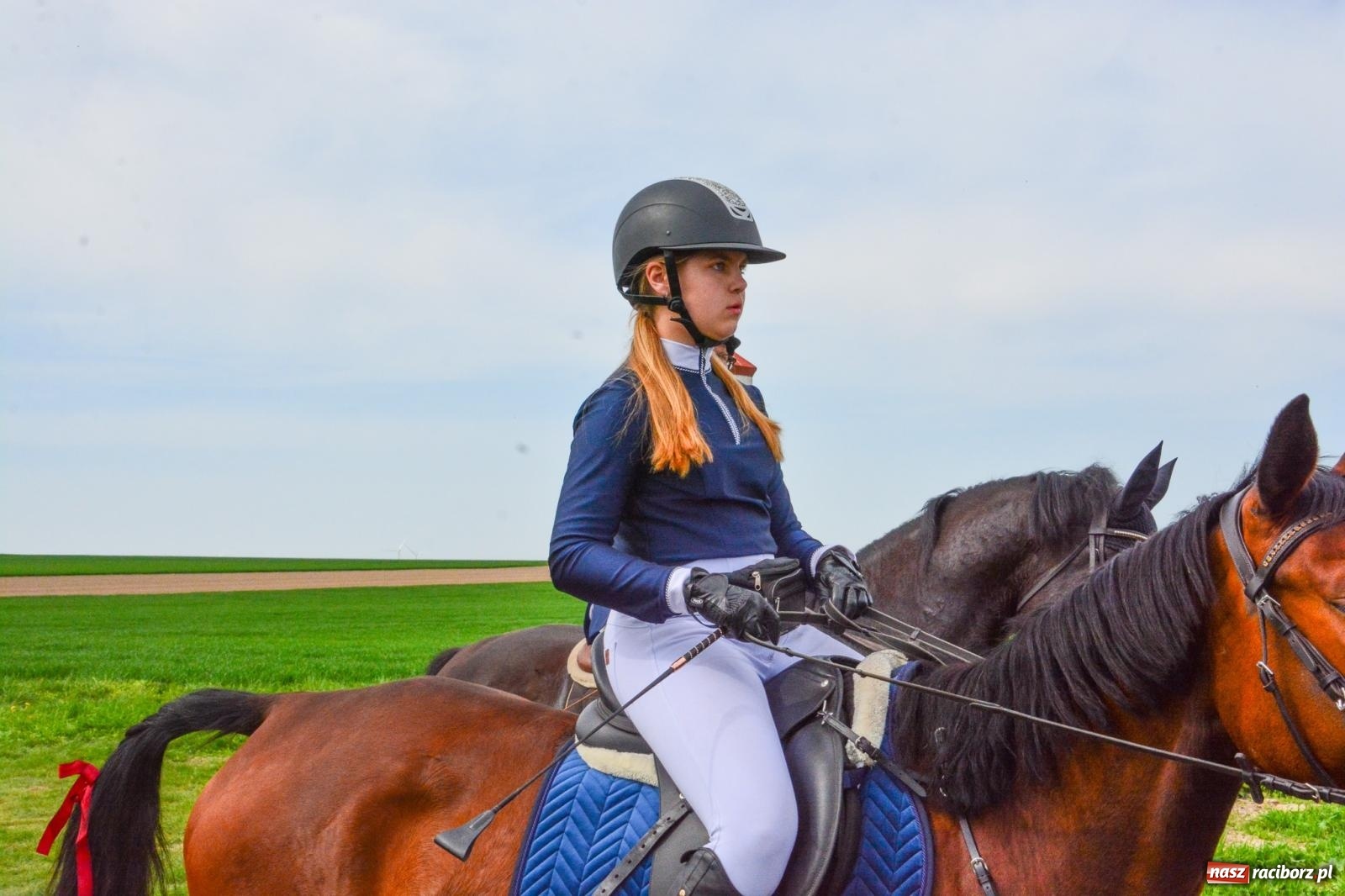 Zdjęcie w galerii na portalu naszraciborz.pl: 117 koni doliczono się podczas wielkanocnej procesji konnej w Bieńkowicach [FOTO i WIDEO] wiadomości z regionu