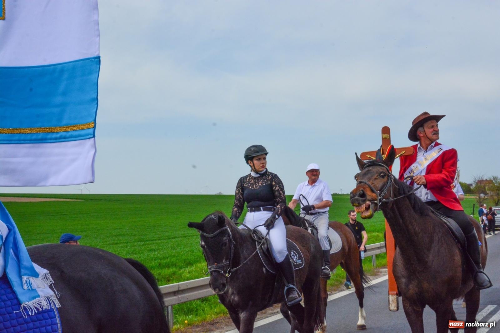 Zdjęcie w galerii na portalu naszraciborz.pl: Procesja konna w Sudole przeszła granicami Raciborza z modlitwą o urodzaj [FOTO i WIDEO] wiadomości z regionu