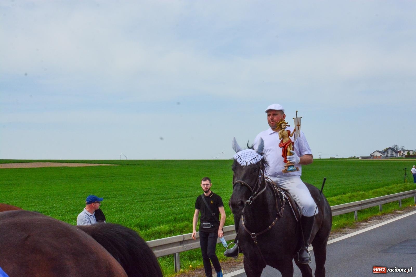 Zdjęcie w galerii na portalu naszraciborz.pl: Procesja konna w Sudole przeszła granicami Raciborza z modlitwą o urodzaj [FOTO i WIDEO] wiadomości z regionu
