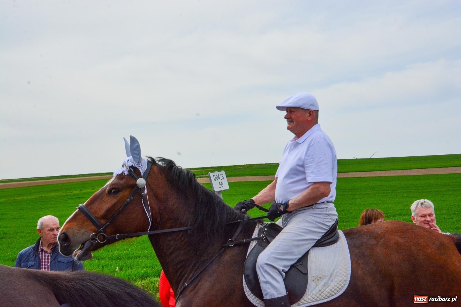 Zdjęcie w galerii na portalu naszraciborz.pl: Procesja konna w Sudole przeszła granicami Raciborza z modlitwą o urodzaj [FOTO i WIDEO] wiadomości z regionu