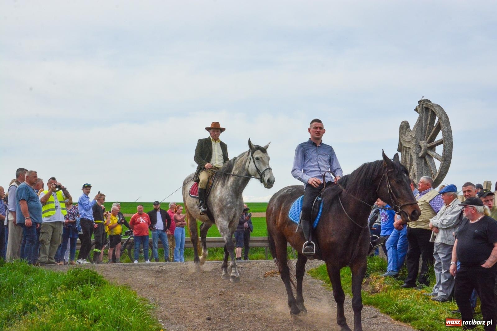 Zdjęcie w galerii na portalu naszraciborz.pl: Procesja konna w Sudole przeszła granicami Raciborza z modlitwą o urodzaj [FOTO i WIDEO] wiadomości z regionu