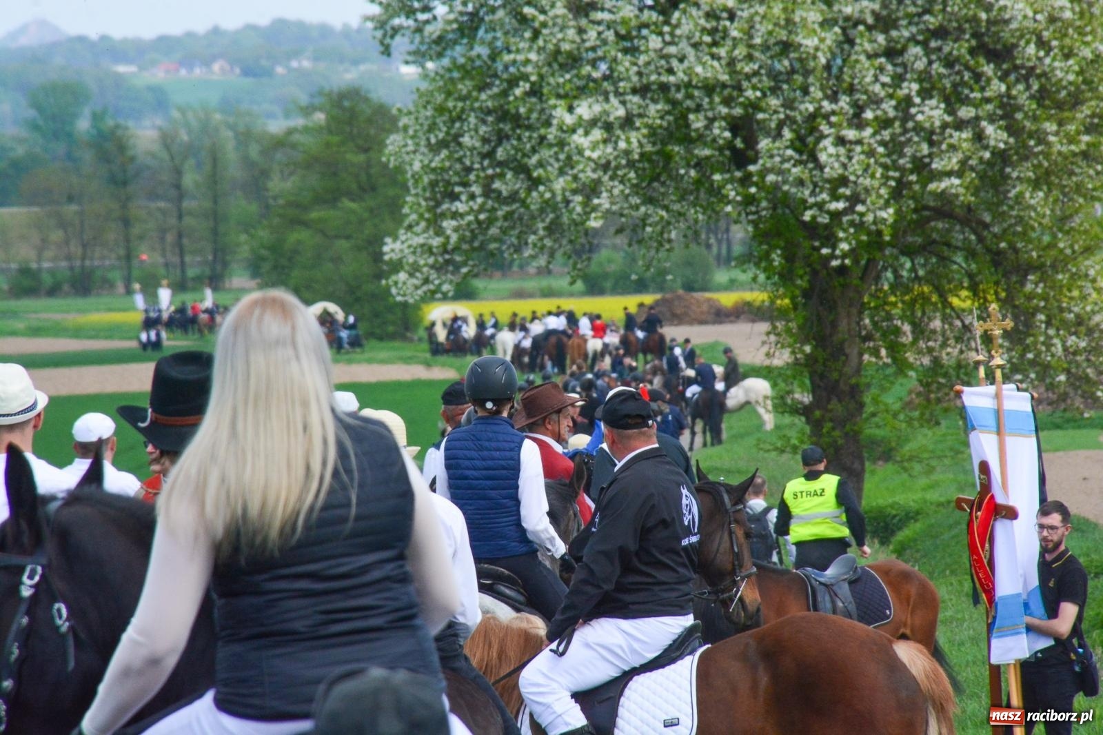 Zdjęcie w galerii na portalu naszraciborz.pl: Procesja konna w Sudole przeszła granicami Raciborza z modlitwą o urodzaj [FOTO i WIDEO] wiadomości z regionu