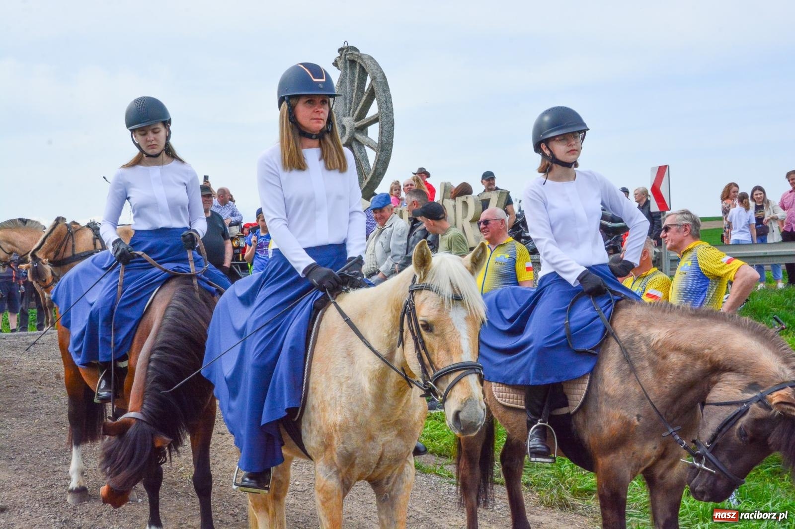 Zdjęcie w galerii na portalu naszraciborz.pl: Procesja konna w Sudole przeszła granicami Raciborza z modlitwą o urodzaj [FOTO i WIDEO] wiadomości z regionu