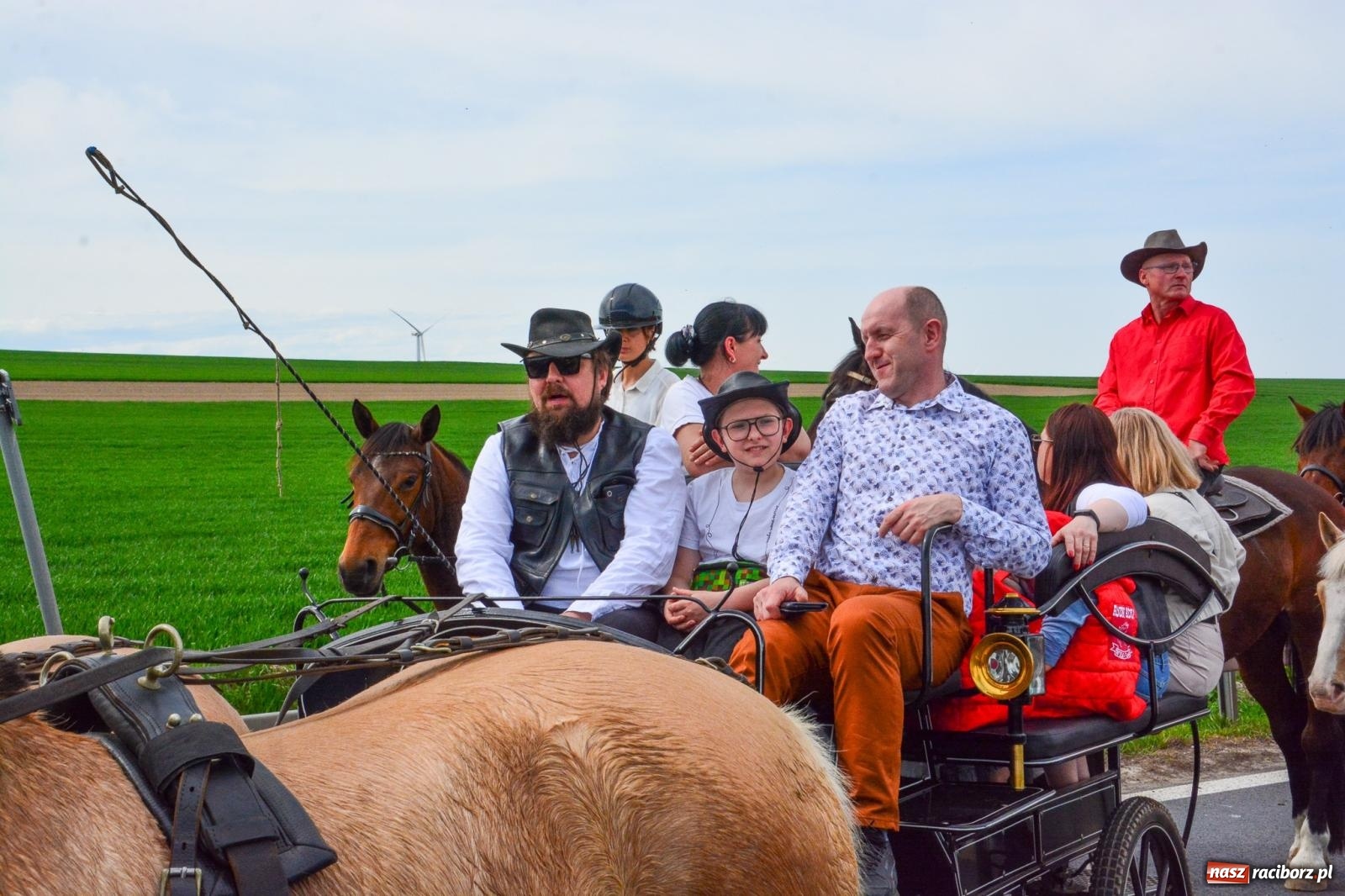 Zdjęcie w galerii na portalu naszraciborz.pl: Procesja konna w Sudole przeszła granicami Raciborza z modlitwą o urodzaj [FOTO i WIDEO] wiadomości z regionu