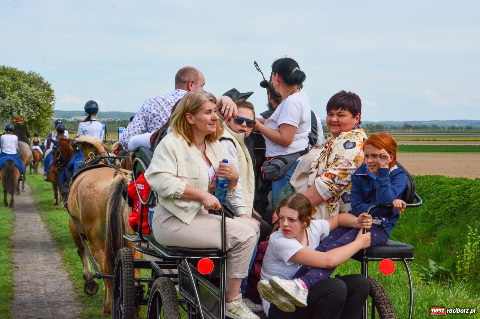 Zdjęcie w galerii na portalu naszraciborz.pl: Procesja konna w Sudole przeszła granicami Raciborza z modlitwą o urodzaj [FOTO i WIDEO] wiadomości z regionu