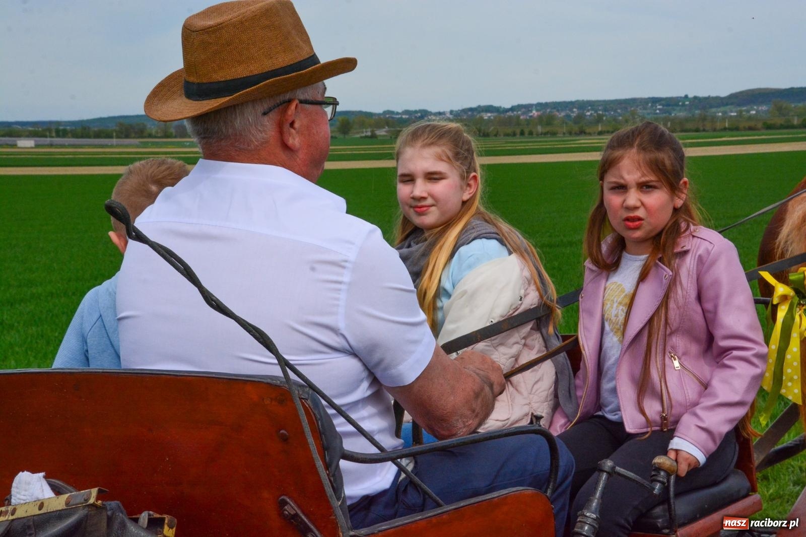 Zdjęcie w galerii na portalu naszraciborz.pl: Procesja konna w Sudole przeszła granicami Raciborza z modlitwą o urodzaj [FOTO i WIDEO] wiadomości z regionu