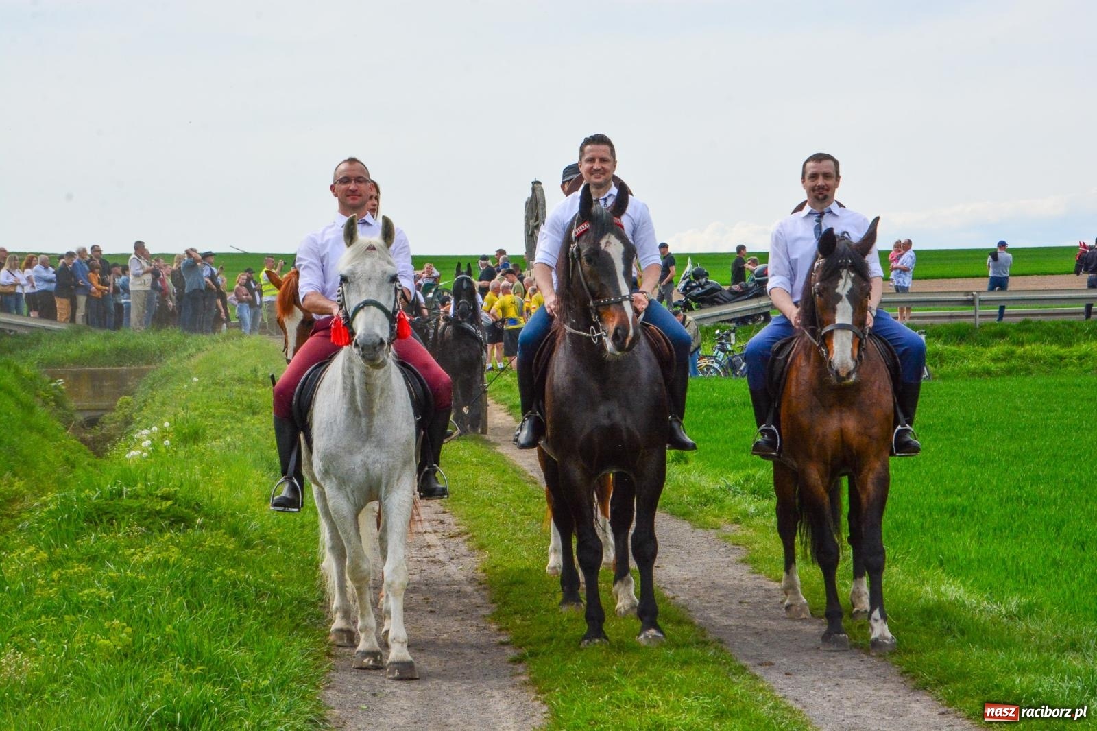 Zdjęcie w galerii na portalu naszraciborz.pl: Procesja konna w Sudole przeszła granicami Raciborza z modlitwą o urodzaj [FOTO i WIDEO] wiadomości z regionu