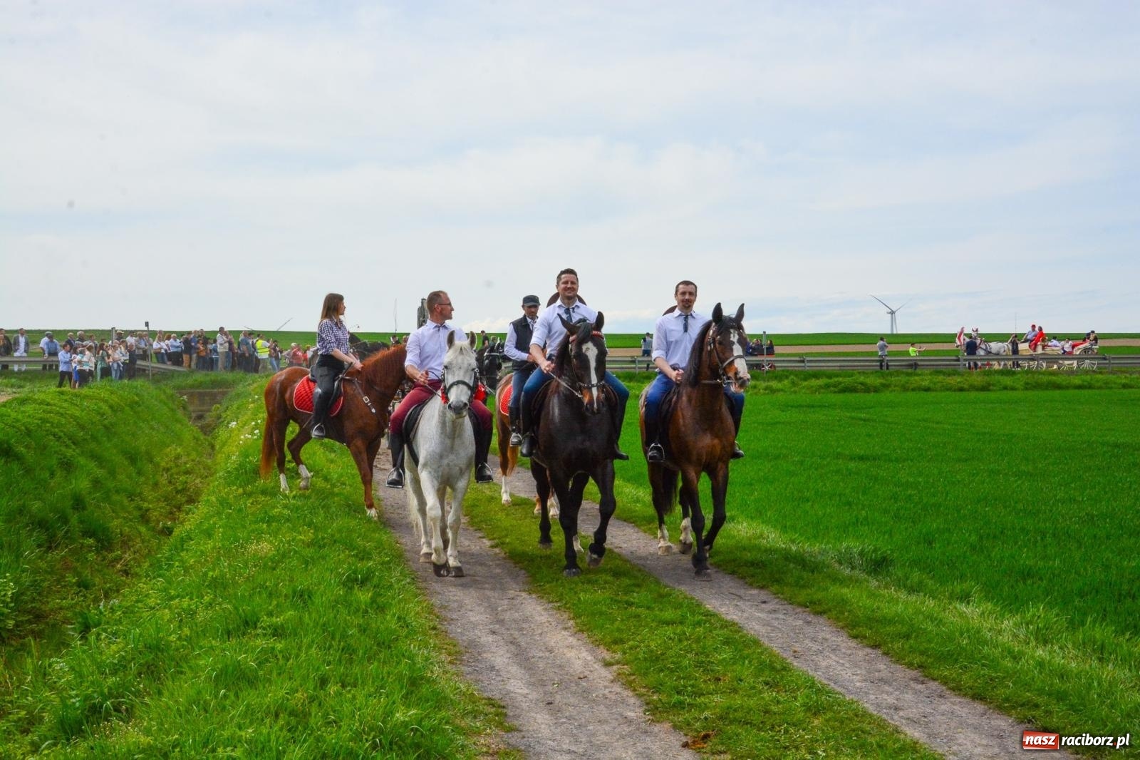Zdjęcie w galerii na portalu naszraciborz.pl: Procesja konna w Sudole przeszła granicami Raciborza z modlitwą o urodzaj [FOTO i WIDEO] wiadomości z regionu
