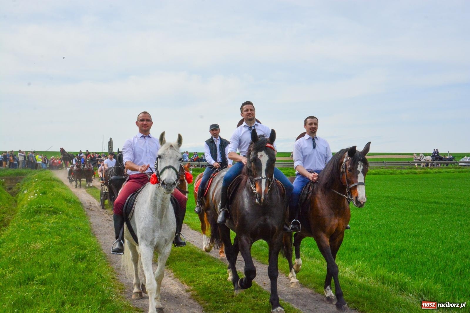 Zdjęcie w galerii na portalu naszraciborz.pl: Procesja konna w Sudole przeszła granicami Raciborza z modlitwą o urodzaj [FOTO i WIDEO] wiadomości z regionu