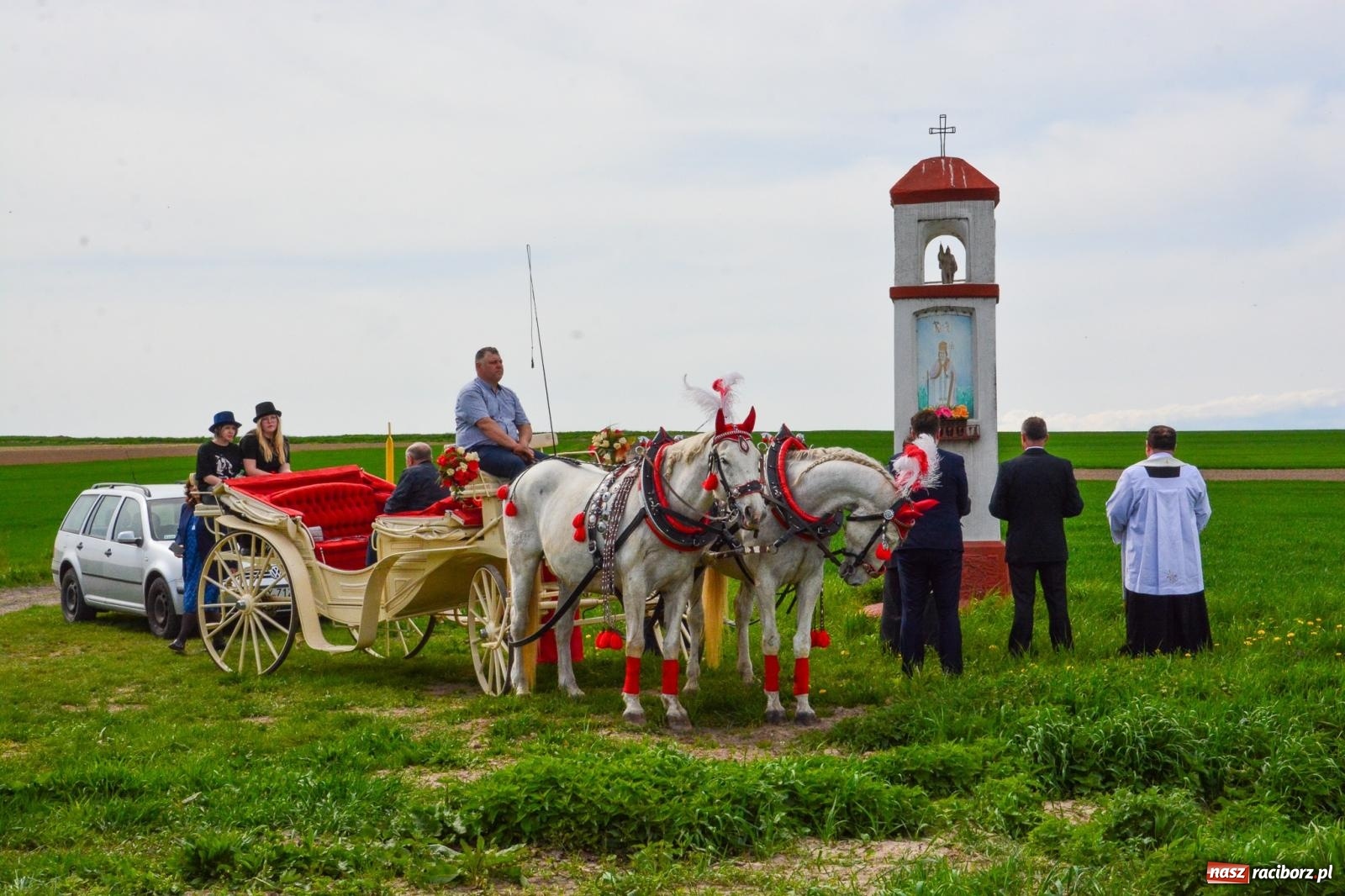 Zdjęcie w galerii na portalu naszraciborz.pl: Procesja konna w Sudole przeszła granicami Raciborza z modlitwą o urodzaj [FOTO i WIDEO] wiadomości z regionu