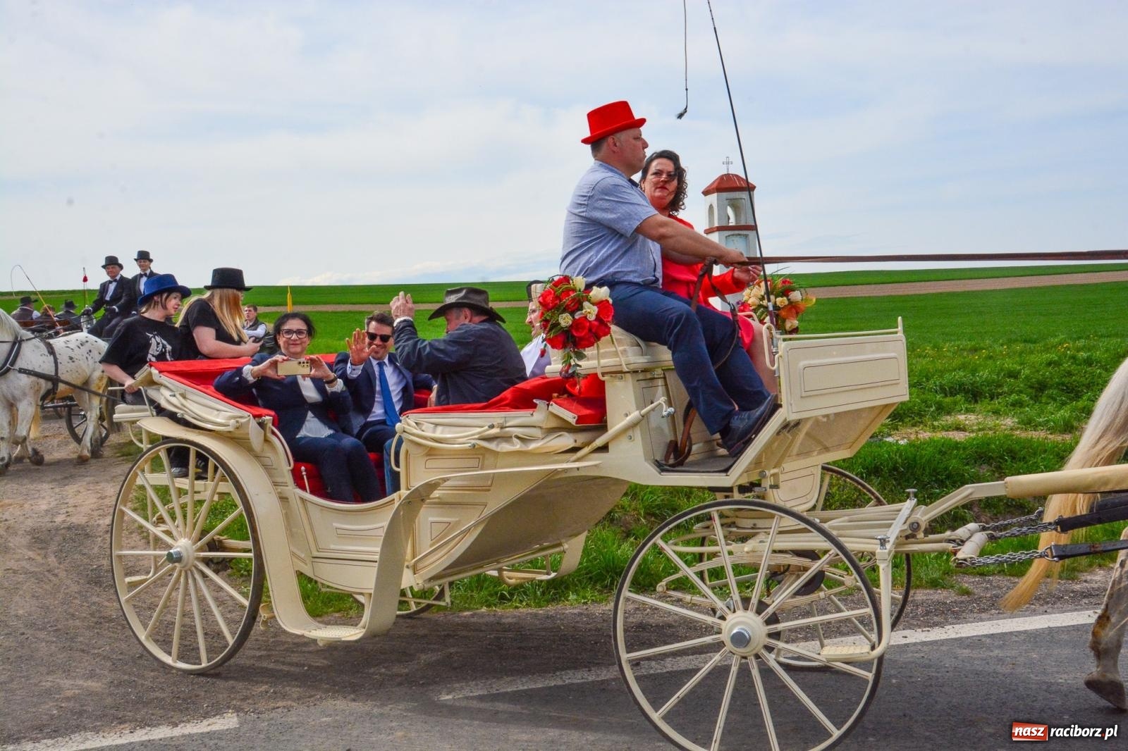 Zdjęcie w galerii na portalu naszraciborz.pl: Procesja konna w Sudole przeszła granicami Raciborza z modlitwą o urodzaj [FOTO i WIDEO] wiadomości z regionu