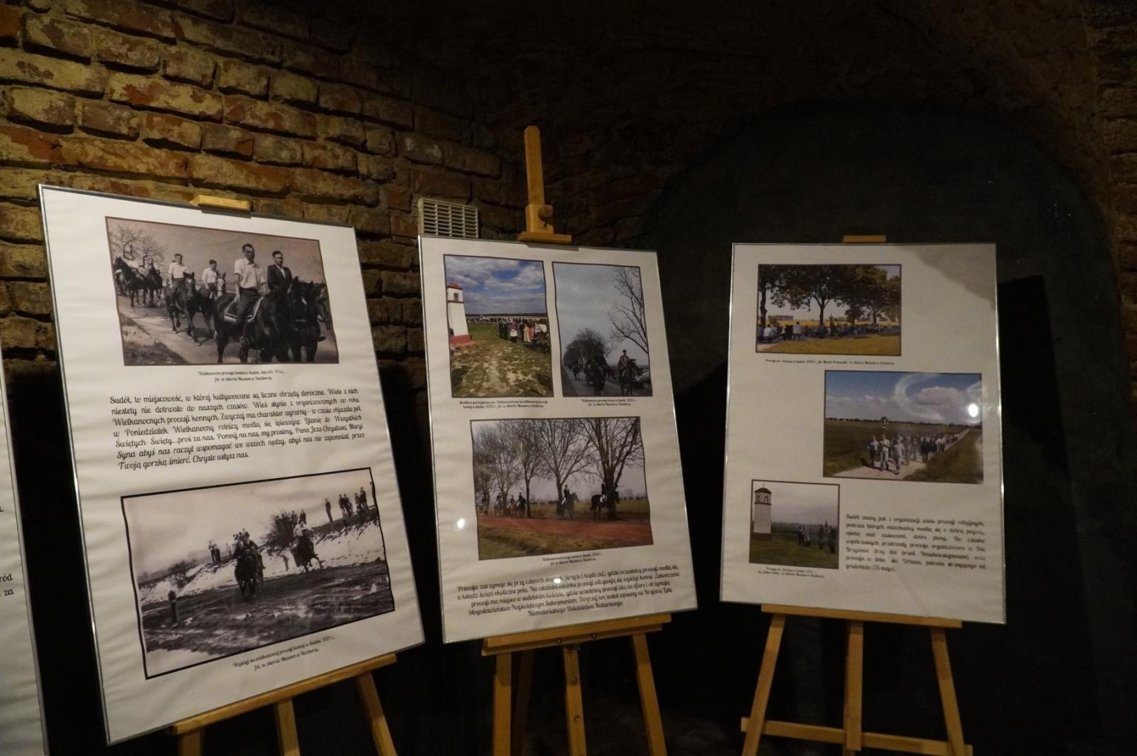 Zdjęcie w galerii na portalu naszraciborz.pl: Wystawa plenerowa Sudół – historia i tradycje wsi wiadomości z regionu