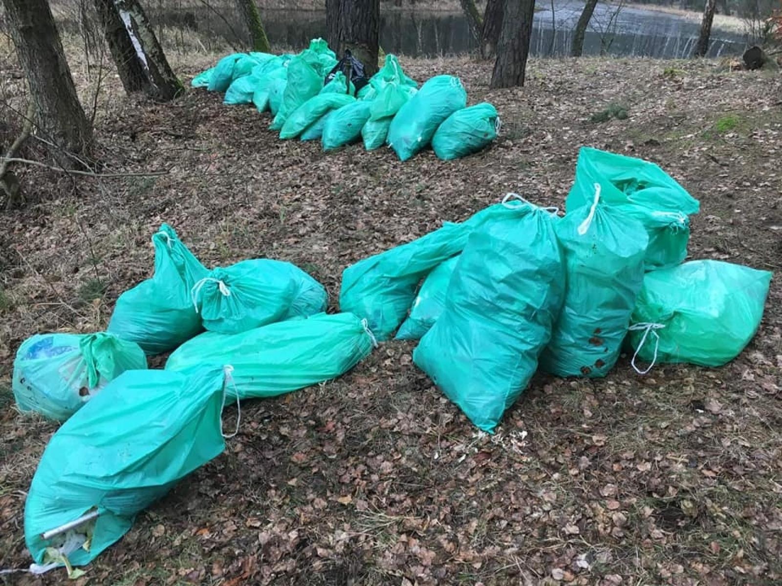 Zdjęcie w galerii na portalu naszraciborz.pl: Śmieci w lasach - niekończąca się opowieść wiadomości z regionu