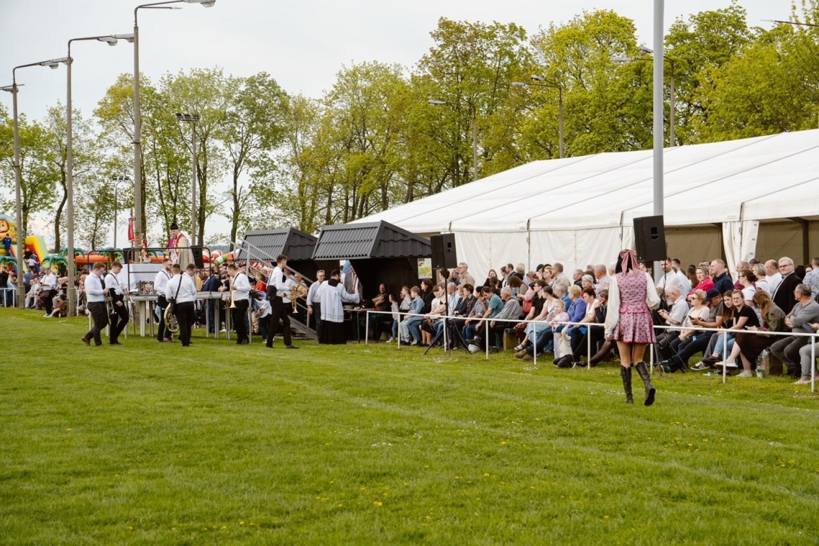 Zdjęcie w galerii na portalu naszraciborz.pl: Tradycyjna pietrowicka procesja wielkanocna na bis. Pielęgnowanie ducha i historii wiadomości z regionu