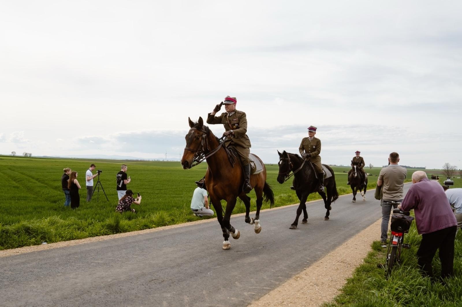 Zdjęcie w galerii na portalu naszraciborz.pl: Tradycyjna pietrowicka procesja wielkanocna na bis. Pielęgnowanie ducha i historii wiadomości z regionu