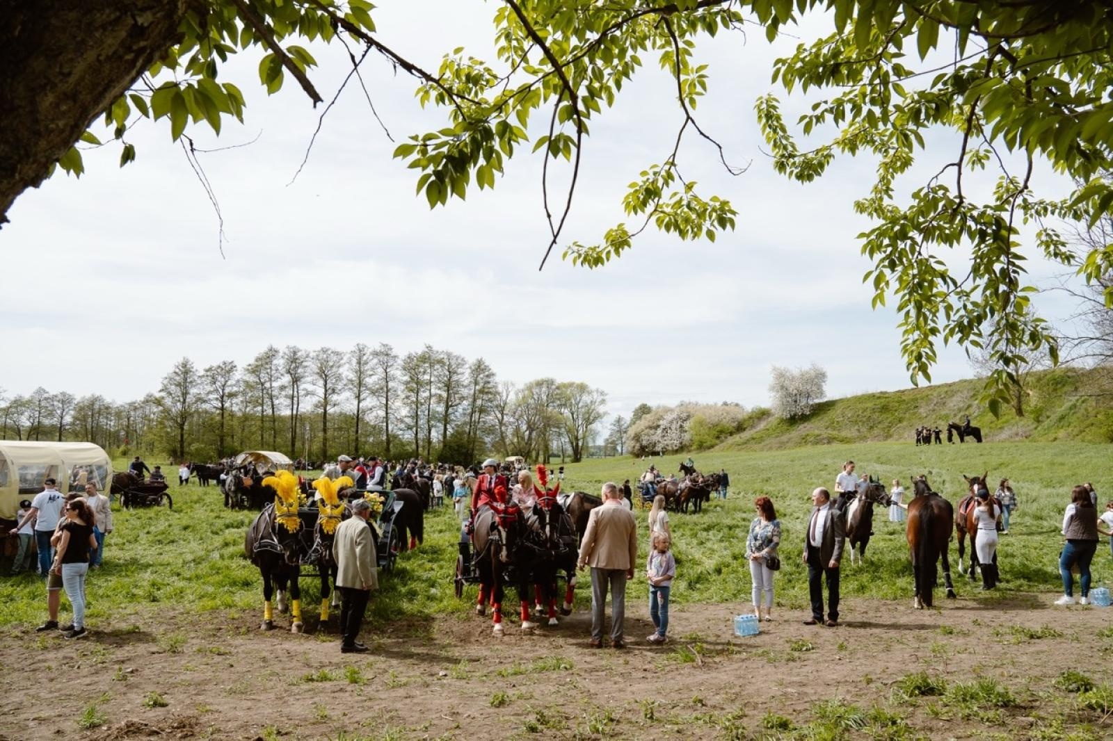 Zdjęcie w galerii na portalu naszraciborz.pl: Tradycyjna pietrowicka procesja wielkanocna na bis. Pielęgnowanie ducha i historii wiadomości z regionu